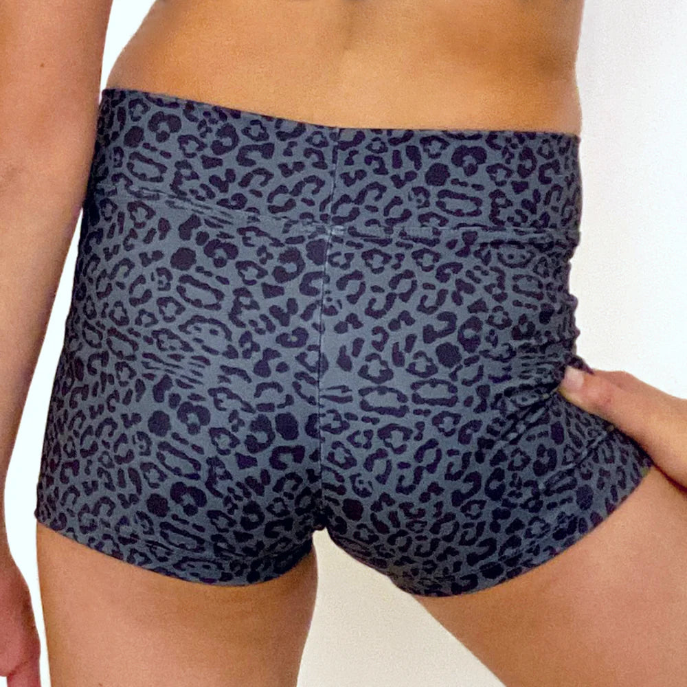 Hot Pants with High Waist in Leopard Print on Dark Grey