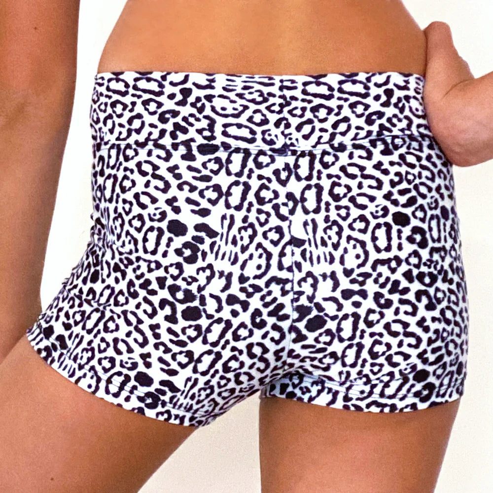 Hot Pants with High Waist in Leopard Print on White